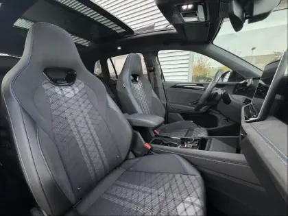 Photo 13 Volkswagen Tiguan  1.5 eHybrid 204ch R-Line Edition DSG6