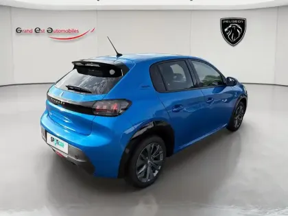 Photo 6 Peugeot 208  e- 136ch Style