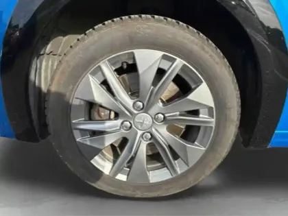 Photo 10 Peugeot 208  e- 136ch Style