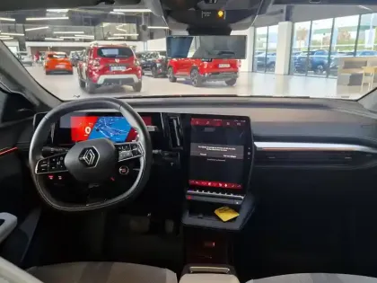 Photo 13 Renault Scenic  E-Tech Electric 220ch 87kWh Techno option Iconic grande autonomie -25