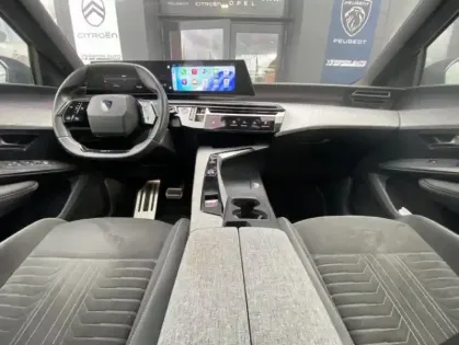 Photo 5 Peugeot 3008 III 1.2 HYBRID 136 E-DCS6 GT