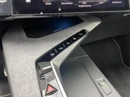 Photo 16 Peugeot 3008 III 1.2 HYBRID 136 E-DCS6 GT