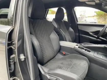 Photo 26 Peugeot 3008 III 1.2 HYBRID 136 E-DCS6 GT