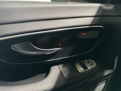 Photo 15 Mercedes CLA V 300 d 4MATIC AVANTGARDE Extr