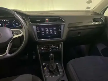 Photo 9 Volkswagen Tiguan 2.0 TDI 150ch DSG7 Elegance