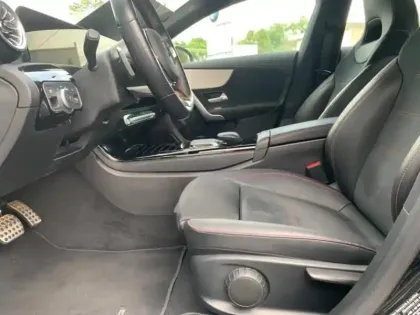 Photo 8 Mercedes CLA  180 d 116ch AMG Line 8G-DCT