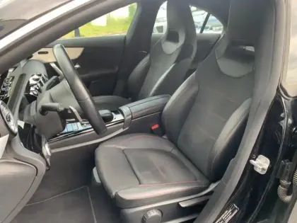 Photo 14 Mercedes CLA  180 d 116ch AMG Line 8G-DCT