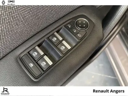 Photo 9 Renault Captur  1.8 E-Tech full hybrid 160ch Techno - 26