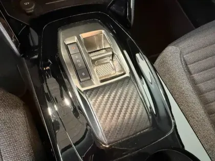 Photo 14 Peugeot 2008  e- 136 Style Carplay /Camera 180