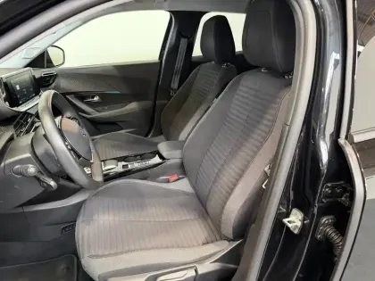Photo 7 Peugeot 2008  e- 136 Style Carplay /Camera 180