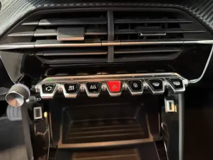 Photo 13 Peugeot 2008  e- 136 Style Carplay /Camera 180