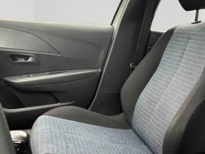 Photo 14 Peugeot 208  Affaire 1.5 BlueHDi 100 Premium 2 Places