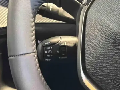 Photo 14 Peugeot 208  1.2 Hybrid 110ch Edition e-DCS6