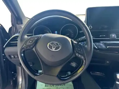 Photo 14 Toyota C-HR  2.0 Hybride 184ch Design Ultimate E-CVT