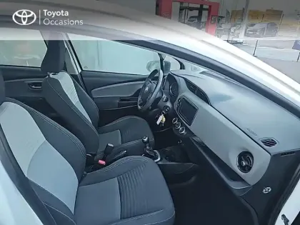 Photo 5 Toyota Yaris  70 VVT-i France Connect 5p RC19