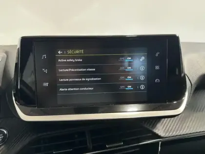 Photo 14 Peugeot 208  e- 136ch Allure