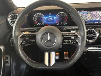 Photo 7 Mercedes CLA  180 d 116ch AMG Line 8G-DCT