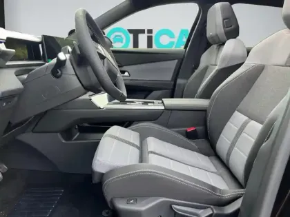 Photo 9 Opel Grandland  1.2 Turbo Hybrid 145ch Ultimate e-DCT6