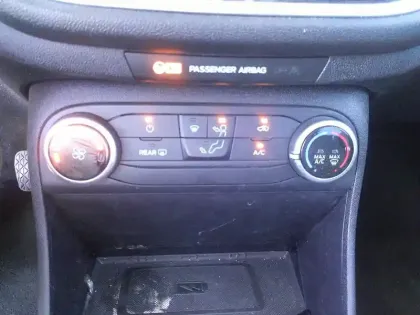 Photo 12 Ford Fiesta  1.1 75ch  Cool & Connect 5p