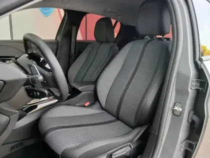 Photo 10 Peugeot 208  1.2 Hybrid 110ch Allure e-DCS6