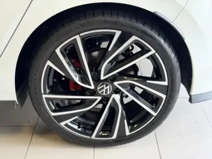 Photo 12 Volkswagen Golf  2.0 TDI SCR 200ch GTD DSG7