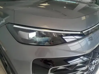 Photo 8 Volkswagen T-roc  1.5 eTSI 150ch R-Line DSG7