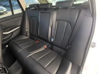 Photo 8 BMW Serie 3 Série 3 Touring 318dA MH 150ch Business Design