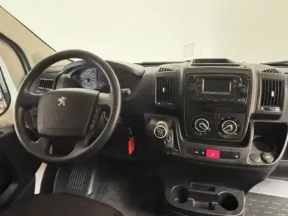Photo 6 Peugeot Boxer  Fg L2H2 3.5 140 Clim Bluetooth radar interieur bois