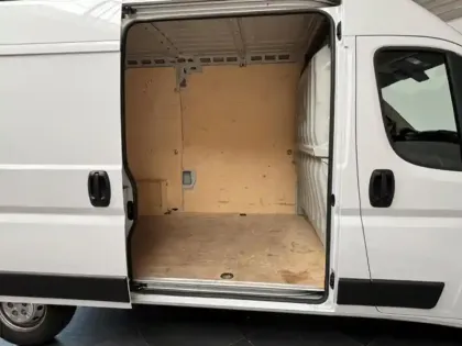 Photo 8 Peugeot Boxer  Fg L2H2 3.5 140 Clim Bluetooth radar interieur bois