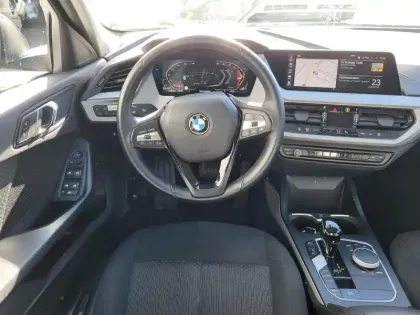 Photo 8 BMW Serie 1 Série 1 116dA 116ch Business Design DKG7