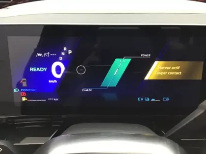 Photo 13 Renault Austral Nouveau full hybrid E-Tech 200 ch Esprit Alpine
