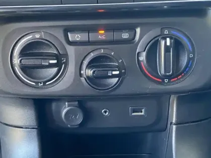 Photo 6 Citroën C3 II BlueHDi 75 BVM Feel Edition
