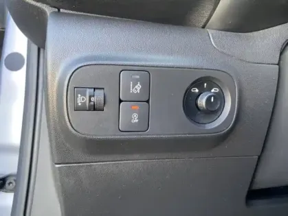 Photo 11 Citroën C3 II BlueHDi 75 BVM Feel Edition