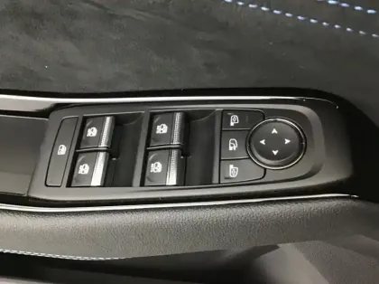 Photo 16 Renault Austral Nouveau full hybrid E-Tech 200 ch Esprit Alpine