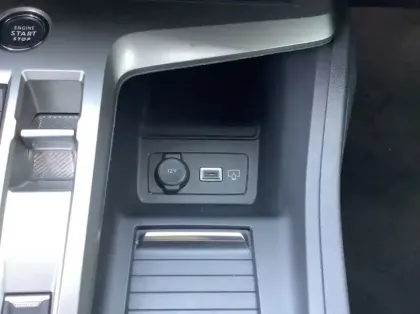 Photo 20 Peugeot 408 Hybrid 136 e-DCS6 Allure