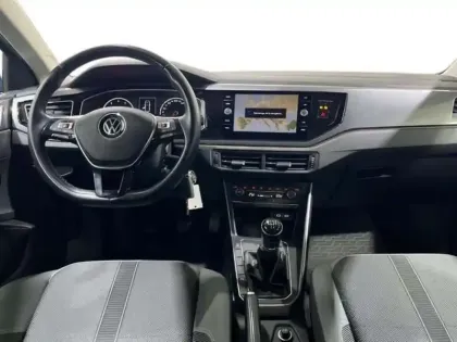 Photo 7 Volkswagen Polo 1.0 TSI 95 S&S BVM5 R-Line