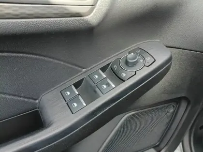 Photo 5 Ford Kuga 2.5 Duratec 180ch Hybrid FlexiFuel Titanium B