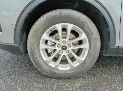Photo 13 Ford Kuga 2.5 Duratec 180ch Hybrid FlexiFuel Titanium B