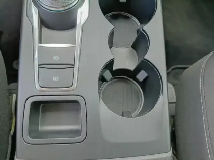 Photo 27 Ford Kuga 2.5 Duratec 180ch Hybrid FlexiFuel Titanium B