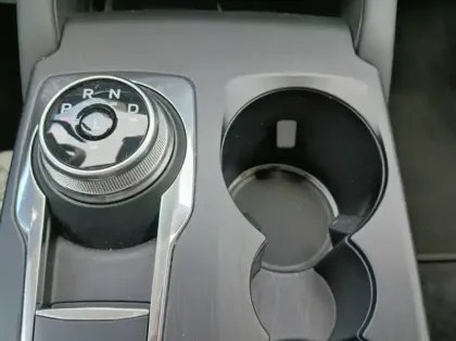 Photo 7 Ford Kuga 2.5 Duratec 180ch Hybrid FlexiFuel Titanium B