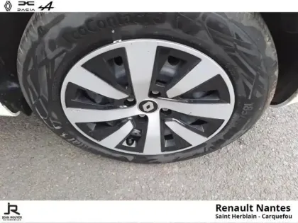 Photo 11 Renault Clio  1.6 E-Tech hybride 145ch Equilibre