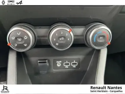 Photo 14 Renault Clio  1.6 E-Tech hybride 145ch Equilibre