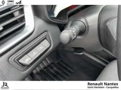 Photo 13 Renault Clio  1.6 E-Tech hybride 145ch Equilibre