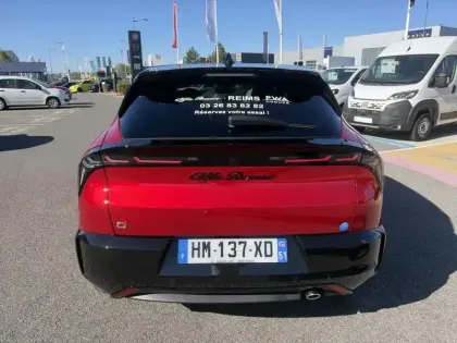 Photo 11 Alfa Romeo Junior  1.2 Ibrida 145ch Premium e-DCT6 Q4
