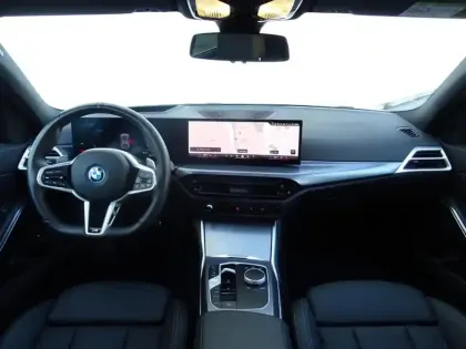 Photo 16 BMW Serie 3 Série 3 Touring 330eA 292ch M Sport