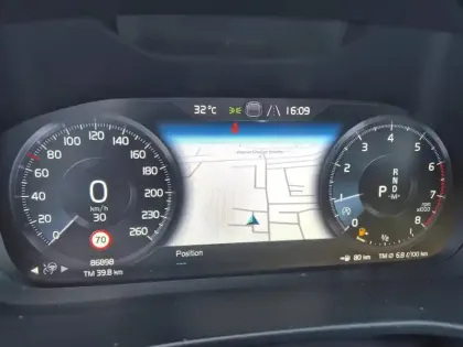 Photo 12 Volvo XC40  T3 163ch R-Design Geartronic 8