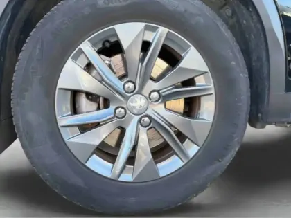 Photo 9 Peugeot 2008  e- 136ch Style