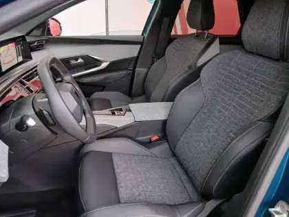 Photo 7 Peugeot 3008  1.2 Hybrid 145ch Allure e-DCS6