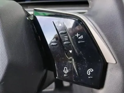 Photo 11 Peugeot 3008  1.2 Hybrid 145ch Allure e-DCS6