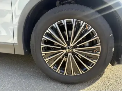 Photo 8 Volkswagen Tiguan  1.5 eTSI 150ch Elegance DSG7